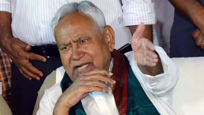 अपनों की दगाबाजी से नीतीश कुमार दंग, चला रहे एक साथ कई तीर; इन जातियों पर 'फोकस'!