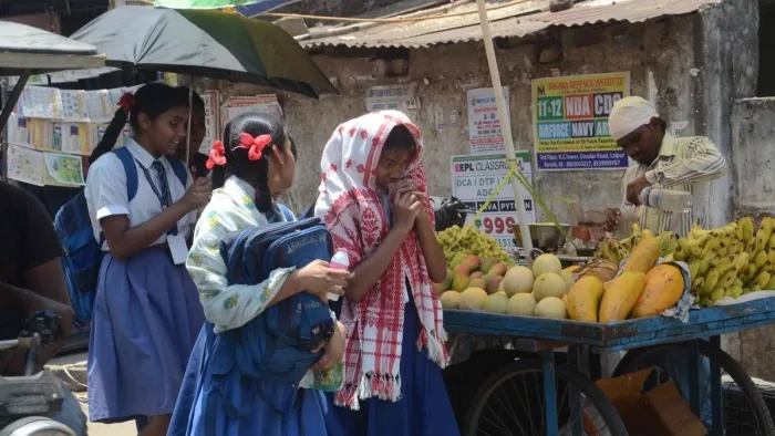 चिलचिलाती गर्मी से अभी राहत मिलने के आसार नहीं