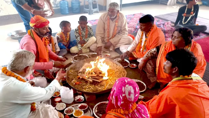 मुस्लिम परिवार के आठ सदस्यों ने सनातन धर्म में की घर वापसी