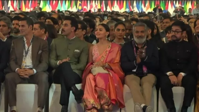 वेव्स समिट 2025 में पहुंचे बॉलीवुड सितारे (Photo Credit- waves summit india)