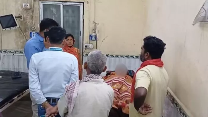 घायल का अस्पताल में चल रहा इलाज। (जागरण)