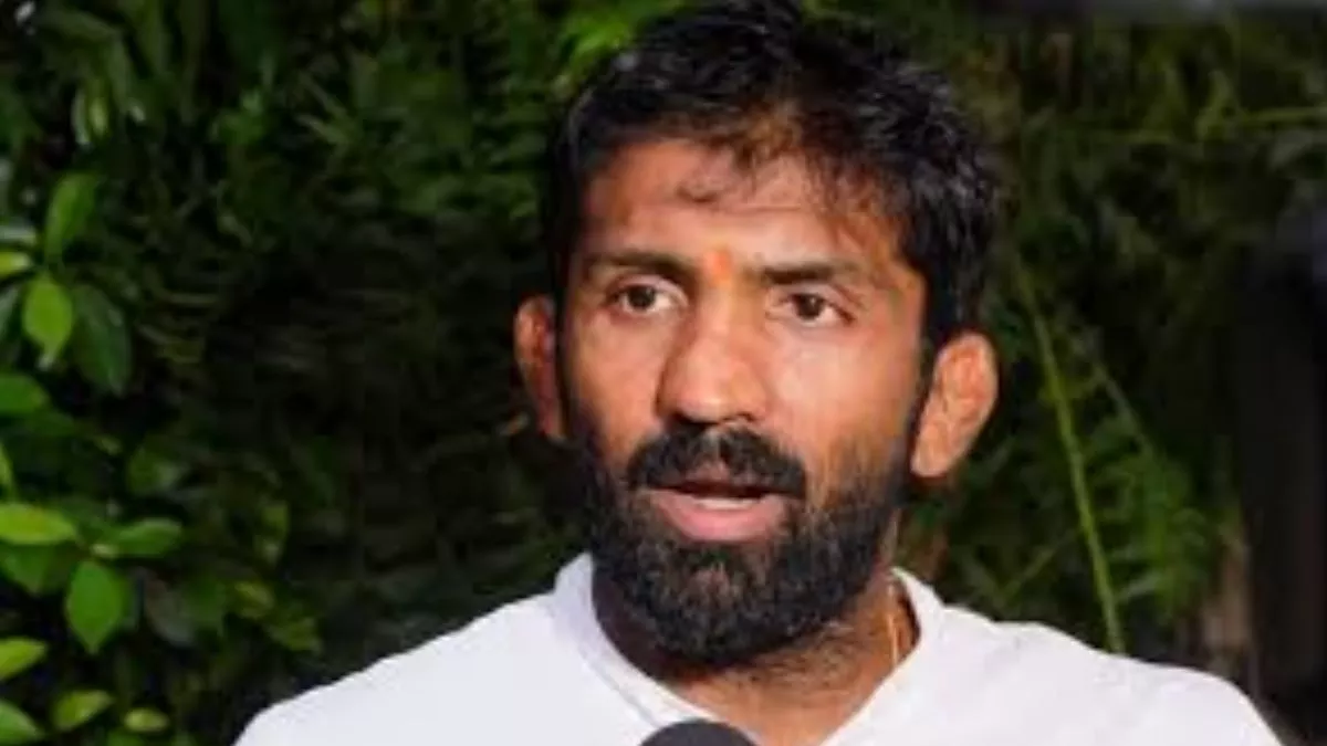 Haryana News: बाल-बाल बचे पहलवान योगेश्वर दत्त के बेटे और पत्नी, अनियंत्रित होकर पेड़ से टकराई कार
