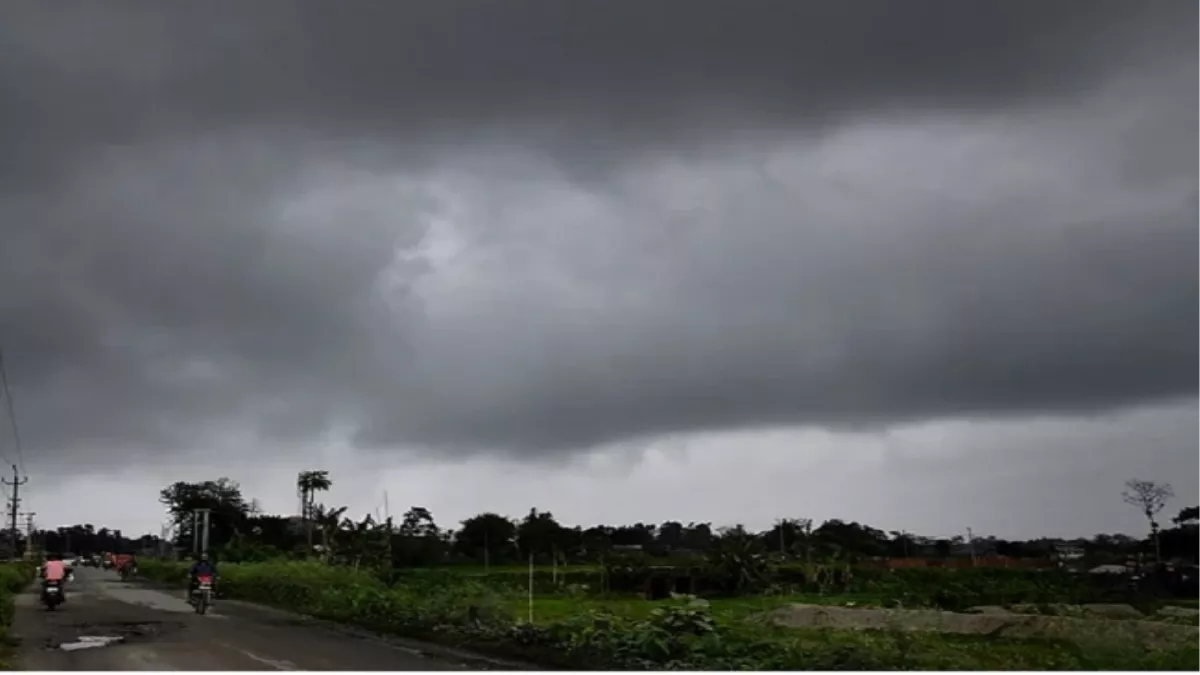 Weather Update Today: बिहार सहित कई राज्यों में आज आंधी-तूफान और बारिश के आसार, जानें अपने शहर के मौसम का हाल