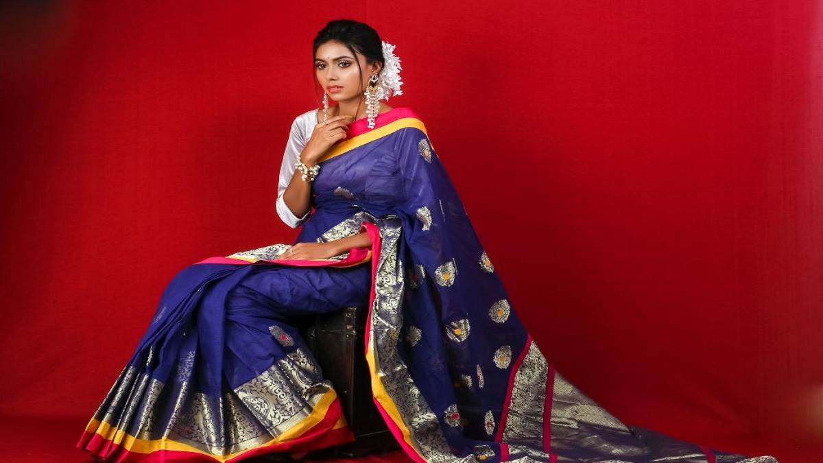 Best Silk Sarees: दिखना चाहती हैं सबसे अलग? तो ये सिल्क साड़ियां हैं सिर्फ आपके लिए