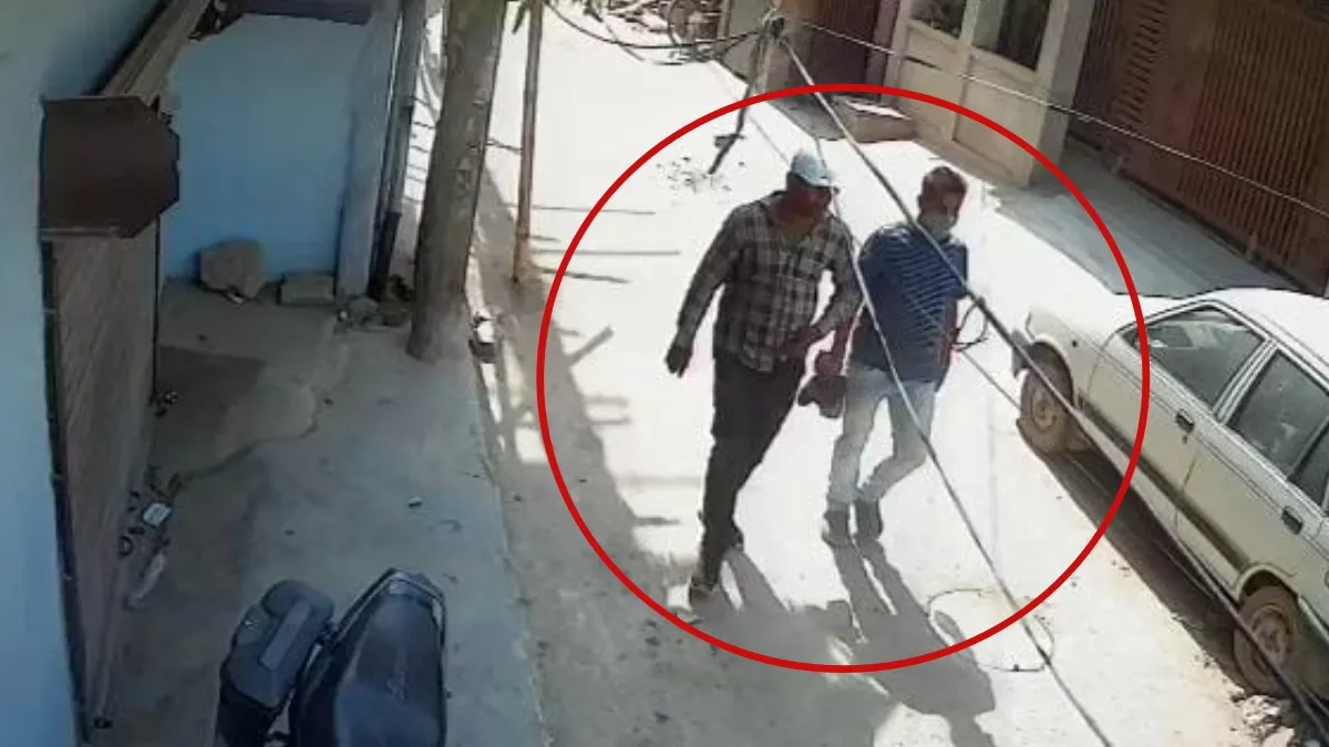https://www.jagranimages.com/images/newimg/01062023/01_06_2023-pistol_loot_in_patna_news_23429208.jpg