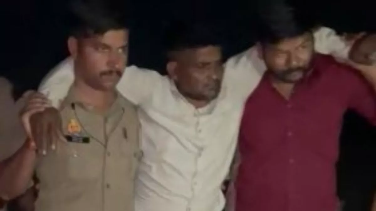 Urai Encounter: पुलिस मुठभेड़ में तीन बदमाश गिरफ्तार, एक के पैर में लगी गोली; व्यापारी से की थी टप्पेबाजी