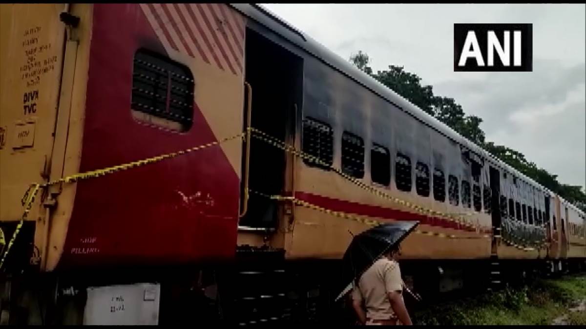 https://www.jagranimages.com/images/newimg/01062023/01_06_2023-train_1_23429057.jpg