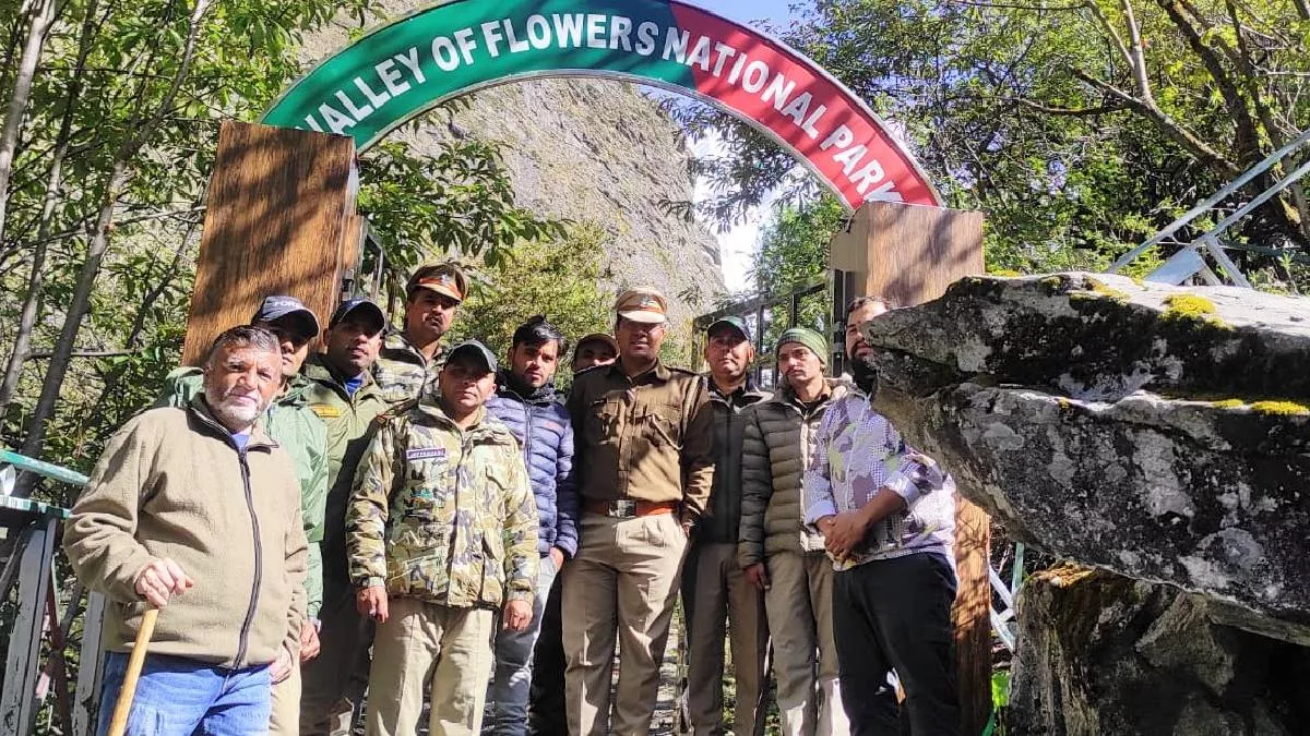 Chamoli: पुष्प प्रेमियों के लिए खुशखबरी... पर्यटकों के लिए खोली गई 'फूलों की घाटी राष्ट्रीय उद्यान'