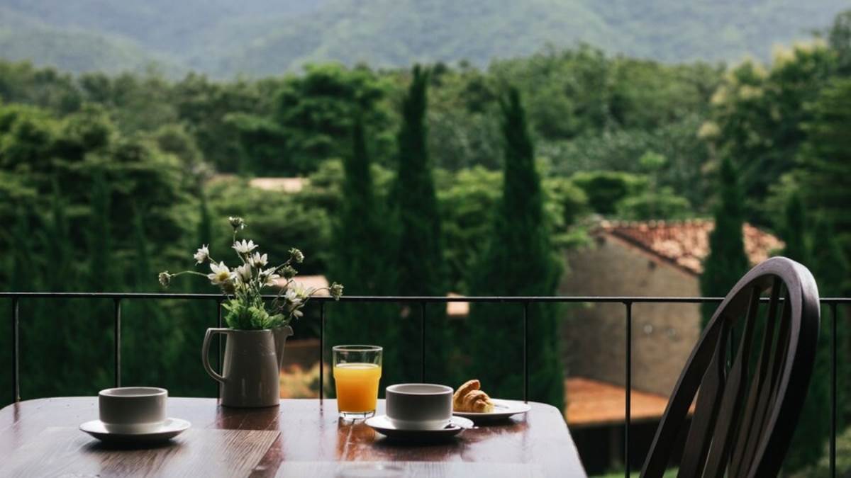 https://www.jagranimages.com/images/newimg/01062024/01_06_2024-best_places_for_staycation_23729769.jpg