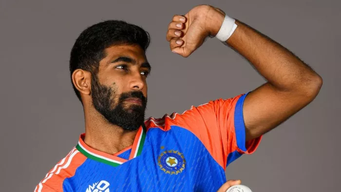 जसप्रीत बुमराह ने युवा गेंदबाजों को लेकर बड़ी बात बोल दी (ICC Photo)