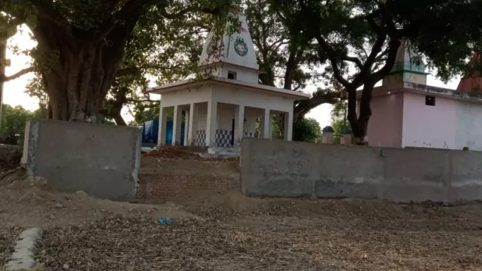गौरीगंज के वार्ड नंबर 12 श्री माधव नगर में स्थित झारखंड धाम हुआ बाउंड्रीवाल का निर्माण।- जागरण