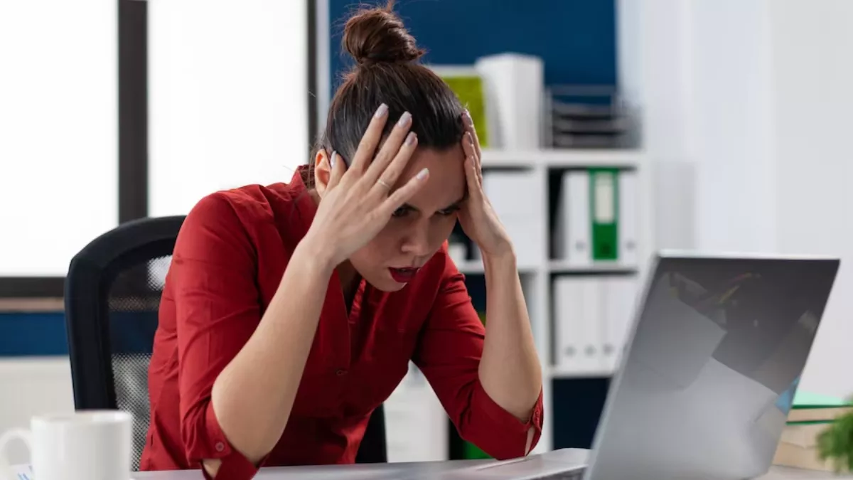 पर्सनल लाइफ पर भी असर डाल रहा है Office Stress? तो तनाव से बचने के लिए अपनाएं ये तरीके