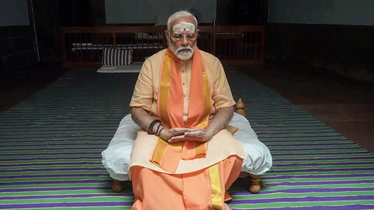 https://www.jagranimages.com/images/newimg/01062024/01_06_2024-pm_modi_meditation_23729805.jpg
