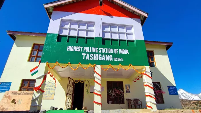 विश्व का सबसे ऊंचा मतदान केंद्र टशीगंग तैयार।