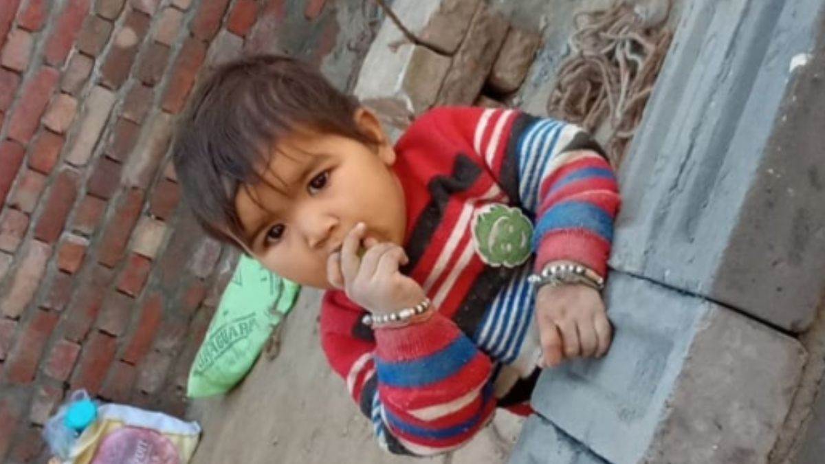 one year old girl died due to non availability of ventilator mother kept pleading for hours for treatment