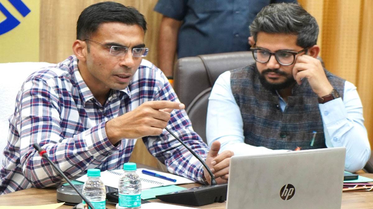 dehradun school fee hike administration imposes penalty on the presidency school