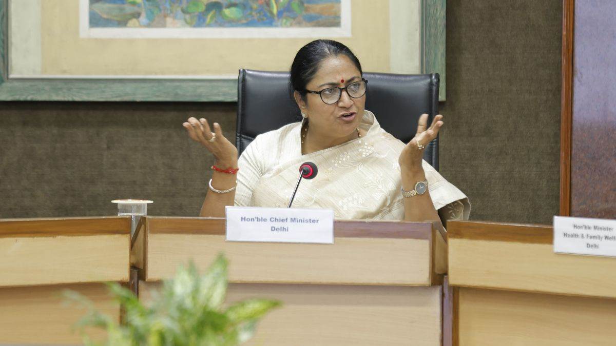 https://www.jagranimages.com/images/newimg/01062025/01_06_2025-delhi_cm_15_23952695.jpg