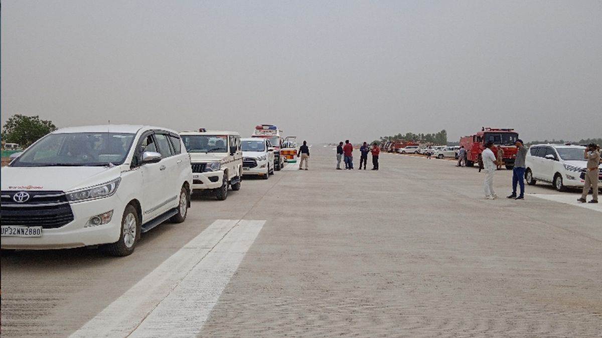 https://www.jagranimages.com/images/newimg/01062025/01_06_2025-gangaexpressway_news_23953036.jpg