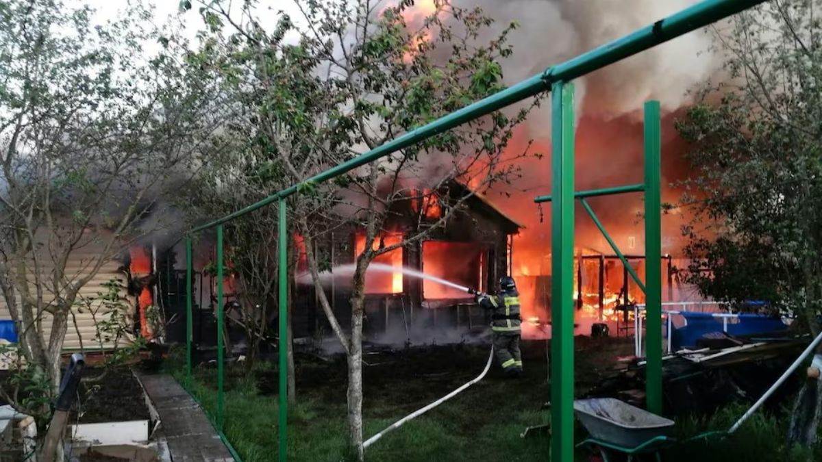 https://www.jagranimages.com/images/newimg/01062025/01_06_2025-russia_ukraine_attack_23953228_181234149.jpg
