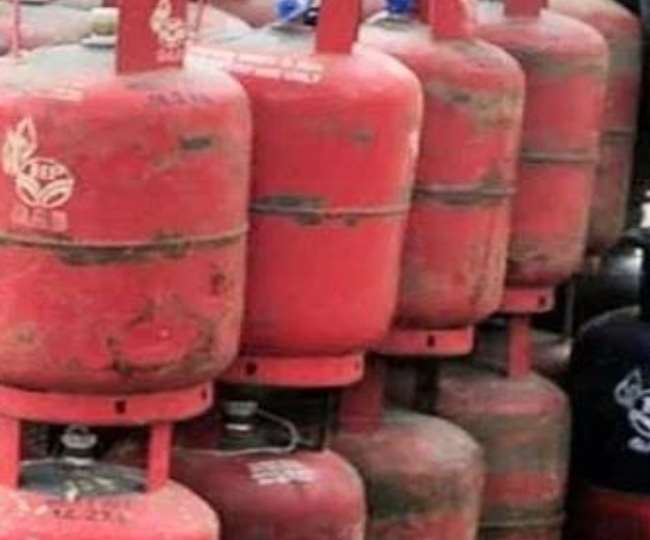 LPG Cylinder Price in Delhi राजधानी दिल्ली में आज से बढ़े रसोई गैस के