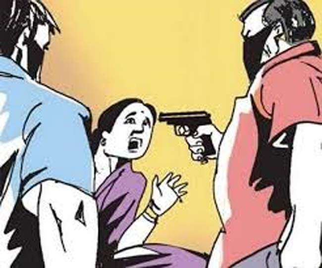 robbery in budaun armed miscreants robbed the house of three mentha farmers in badaun robbed women by taking them hostage