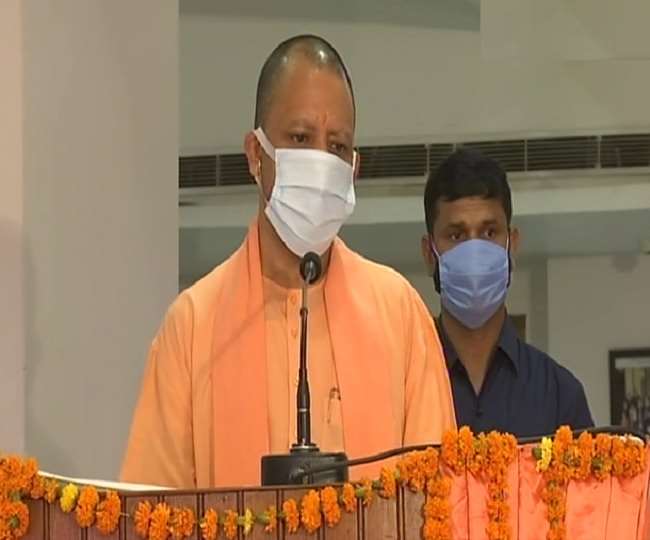सीएम योगी आदित्यनाथ ने सभी से पौधा लगाने की पहल करने को भी कहा है।