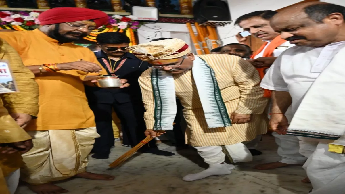 Chhattisgarh Jagannath Rath Yatra:  मुख्यमंत्री भूपेश बघेल ने छेरापहरा की रस्म को सोने की झाडू लगाकर किया पूरा