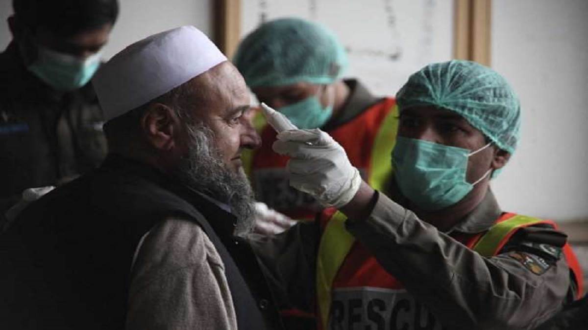 Covid-19 In Pakistan: पाकिस्तान में बढ़ रहा कोरोना वायरस का संकट, पिछले 24 घंटों 694 नए COVID-19 मामले हुए दर्ज