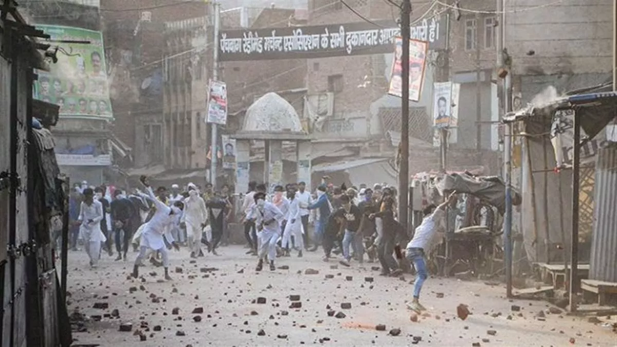 Kanpur Violence : उप्रदव मामले में सामने आया पाकिस्तानी कनेक्शन, डी-टू गैंग के शूटर का बेटा जैन उर्फ ताल्हा अख्तर था शामिल