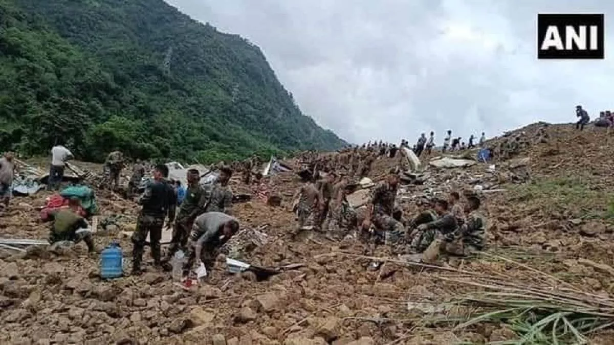 Manipur Landslide Update: मणिपुर में आर्मी कैंप के पास भूस्खलन के कारण 20 लोगों की मौत, लापता लोगों की तलाश जारी