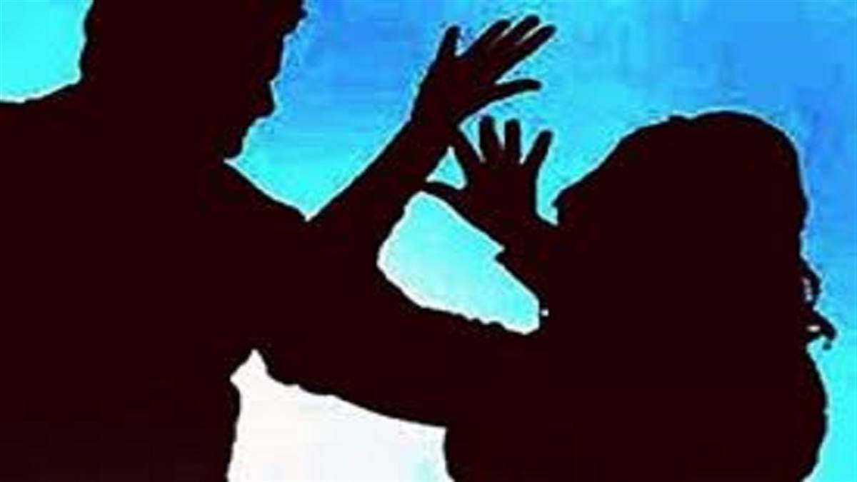 wife does not like husband so she made brother in law accused of trying to molestation in meerut