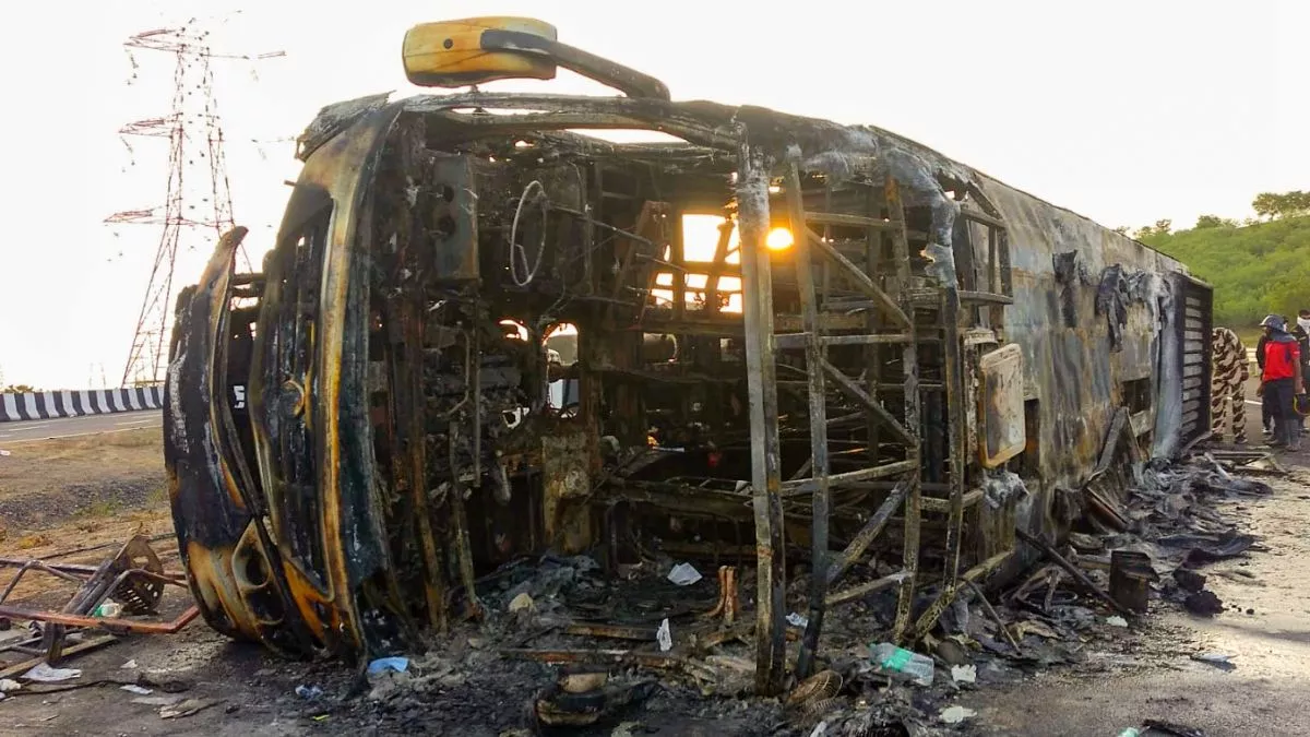 Buldhana Bus Accident: पुलिस को बुलढाणा दुर्घटना के पीछे मानवीय भूल का संदेह, ड्राइवर के खिलाफ मुकदमा दर्ज