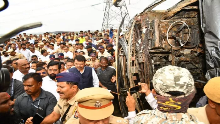 Buldhana Bus Accident: 'समृद्धि राजमार्ग पर बस दुर्घटना का कारण सड़क निर्माण नहीं', देवेंद्र फडणवीस ने दी सफाई
