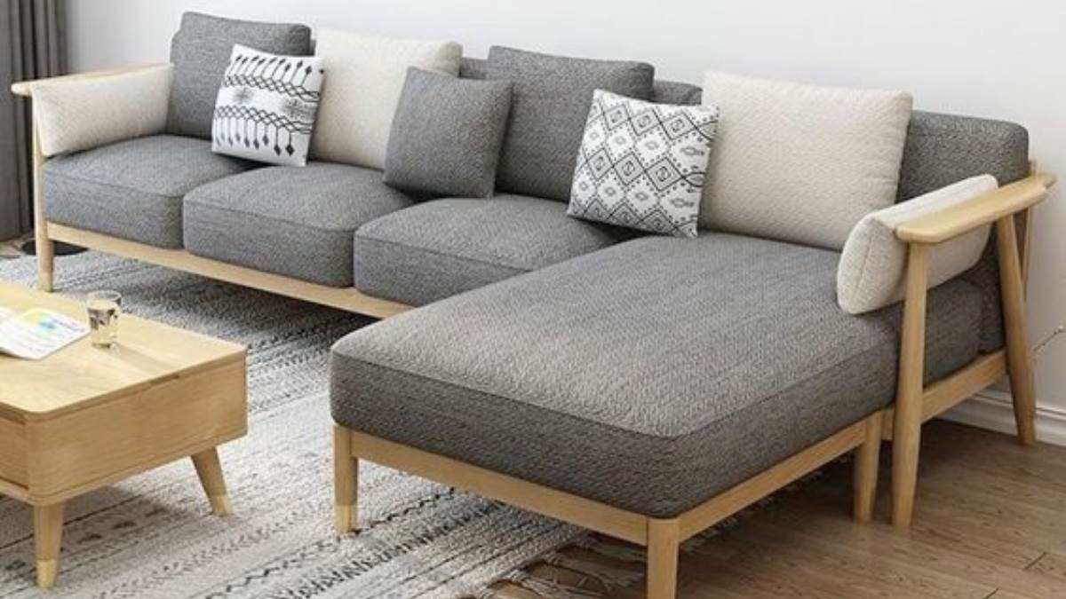 https://www.jagranimages.com/images/newimg/01072024/01_07_2024-amazonsale2024onbestwoodensofaset_23750092.jpg