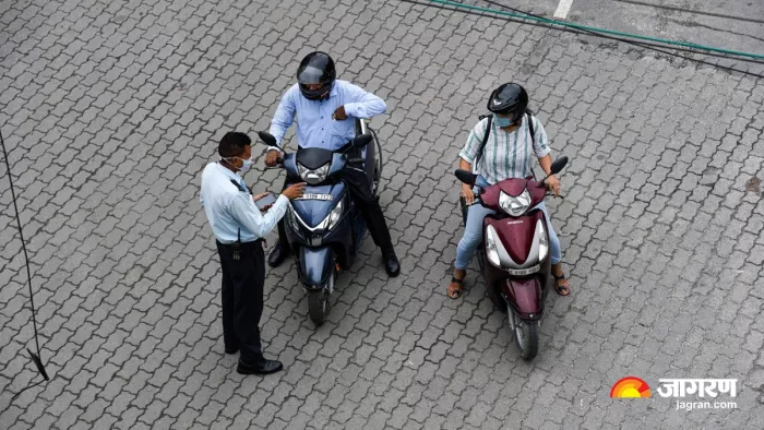 हेलमेट नहीं पहनने वालों पर पुलिस लगातार सख्ती कर रही है।