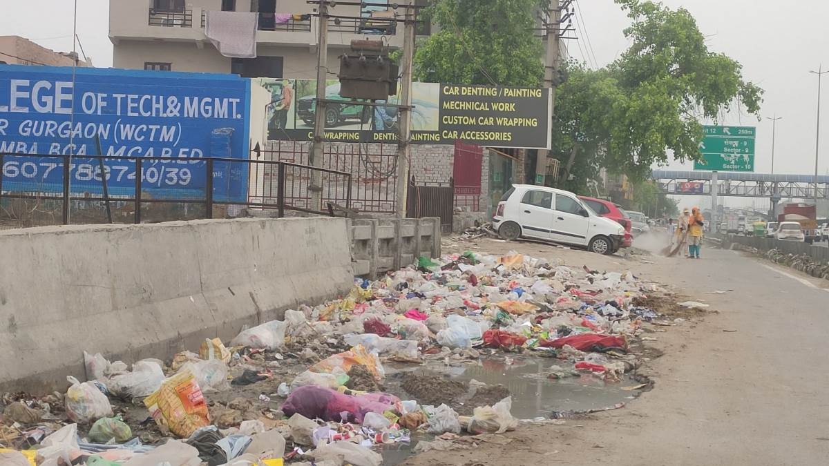 https://www.jagranimages.com/images/newimg/01072024/01_07_2024-garbage_23750509.jpg