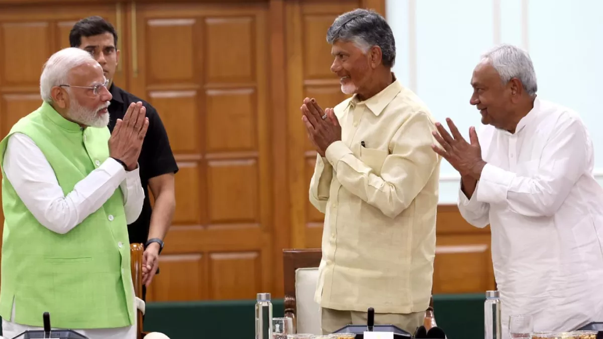 नियमों के तहत सहायता मांगें राज्य: विशेष दर्जे को लेकर दलगत राजनीति से ऊपर उठ कर विचार की जरूरत