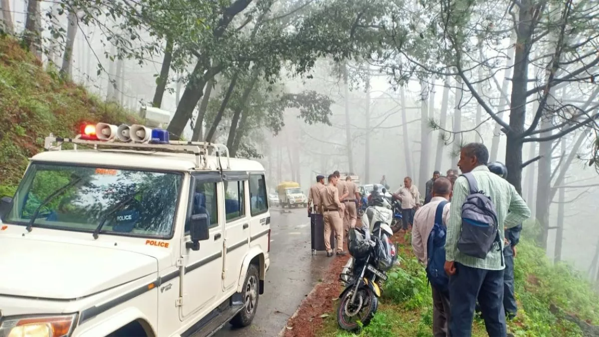 Chamba Road Accident: चंबा में 500 फीट गहरी खाई में जा गिरी कार, दो दिन बाद चला हादसे का पता