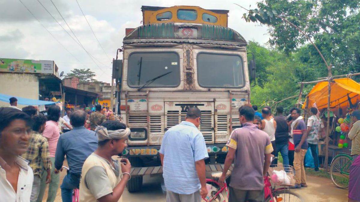 https://www.jagranimages.com/images/newimg/01072025/01_07_2025-jharkhand_accident_23972212.jpg