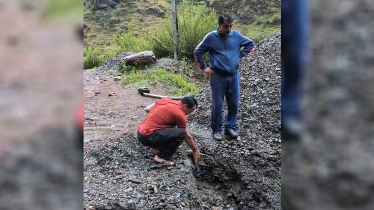 https://www.jagranimages.com/images/newimg/01072025/01_07_2025-landslide_in_shimla_1_23972207.jpg