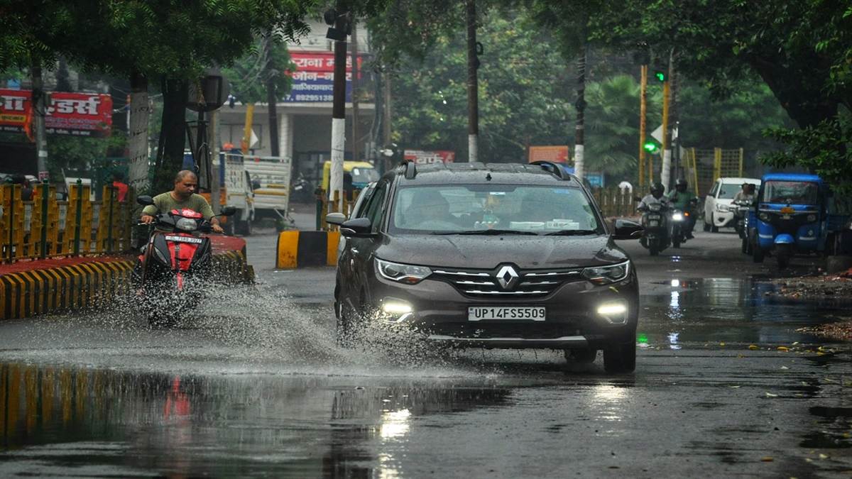 https://www.jagranimages.com/images/newimg/01072025/01_07_2025-rain_ghaziabad_23971837.jpg