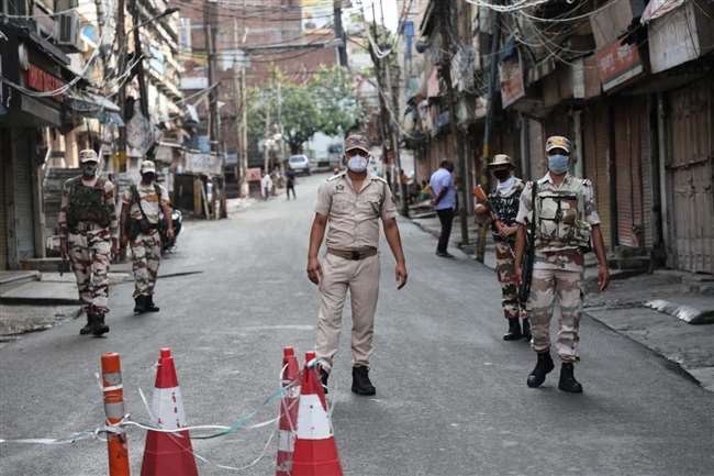 in-jammu-impact-of-weekend-lockdown-seen-on-city-streets