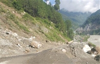 बोल्डर गिरने की आवाज से रातभर जागते रहे लोग