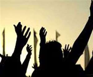 सरकार पर अनदेखी का आरोप लगाते हुए उपनल कर्मियों ने फिर से आंदोलन शुरू करने की चेतावनी दी है।