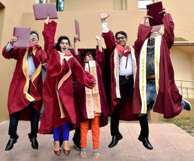 सरकार अब पढ़ाई के लिए विदेश जाने वाले भारतीय छात्रों को देश में ही रोकने की तैयारी में है।