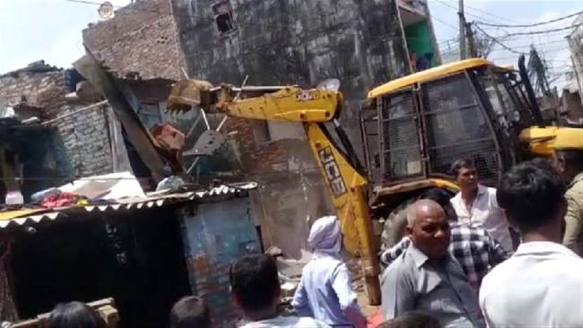 industrial-land-removed-slum