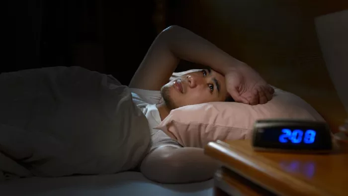 Insomnia: रात में अच्छी नींद के लिए सोने से पहले इन चीजों से करें परहेज