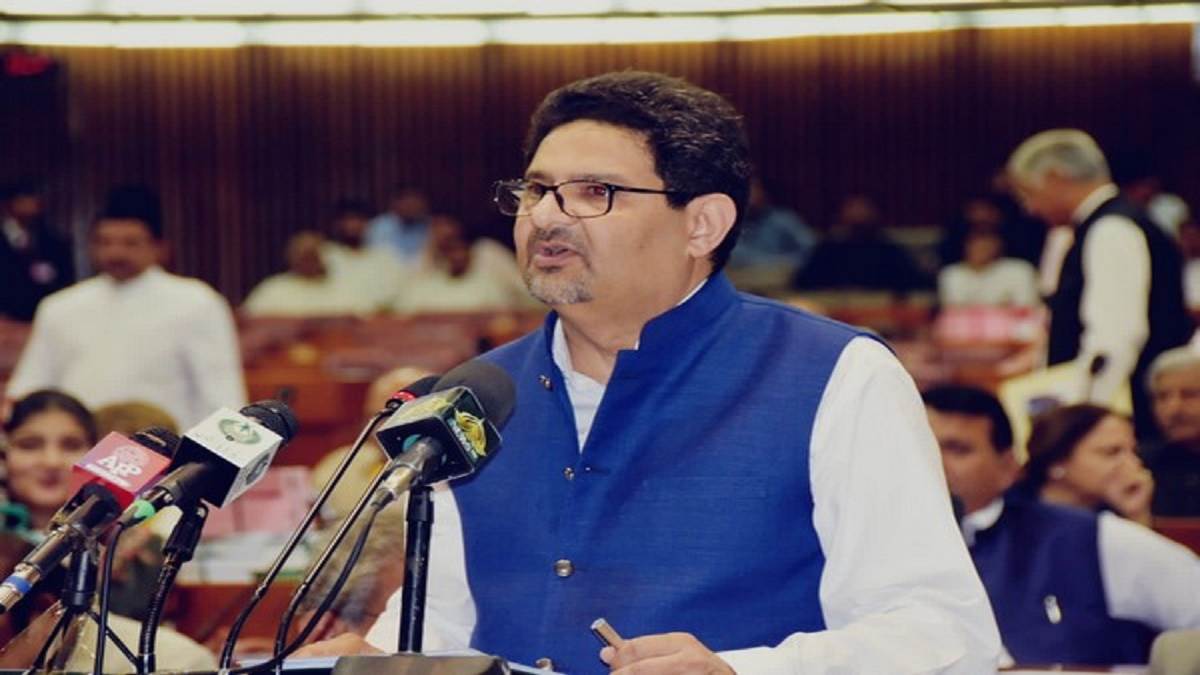 https://www.jagranimages.com/images/newimg/01082022/01_08_2022-pakistan_finance_minister_miftah_ismail_22943511.jpg