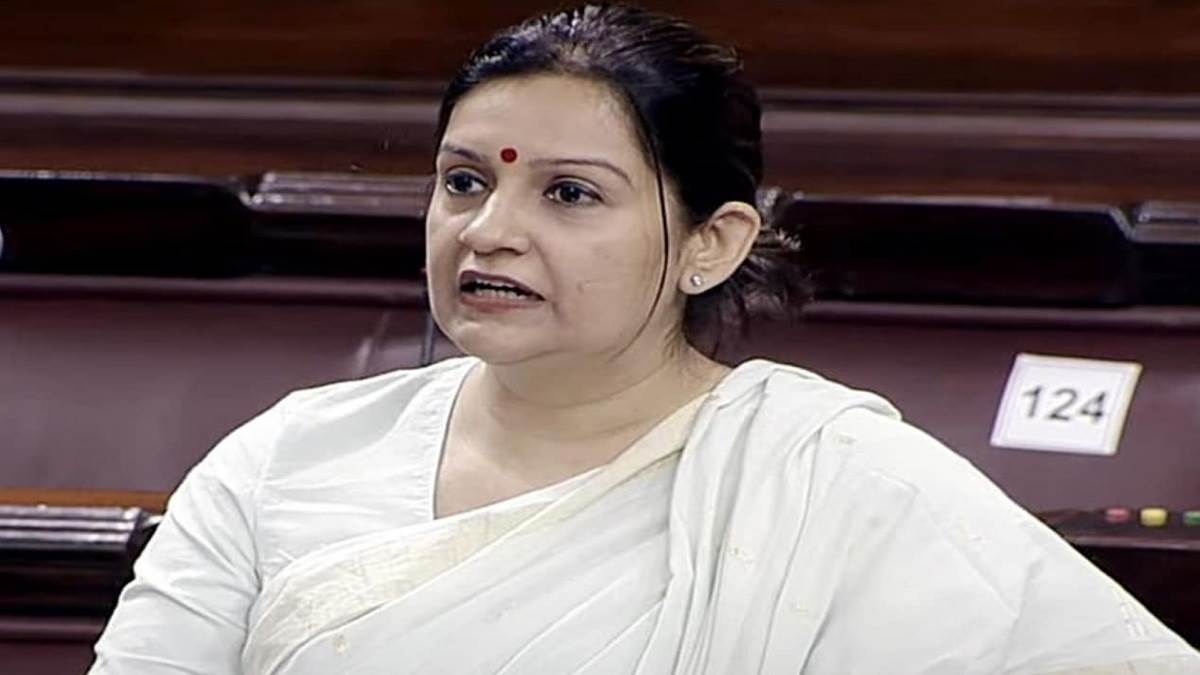 https://www.jagranimages.com/images/newimg/01082022/01_08_2022-priyanka_chaturvedi_22943739.jpg