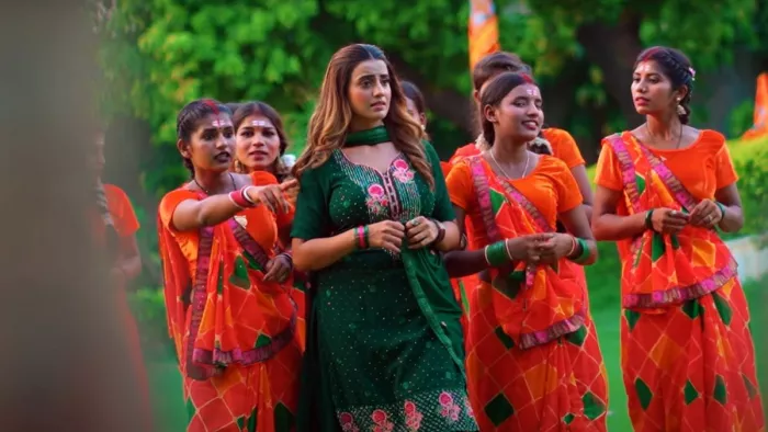 Still Image of Akshara Singh from Song